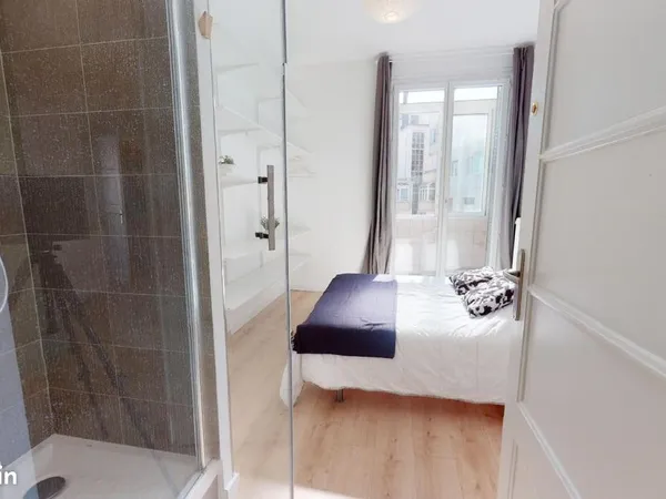 Chambre 4 pièces 70 m²