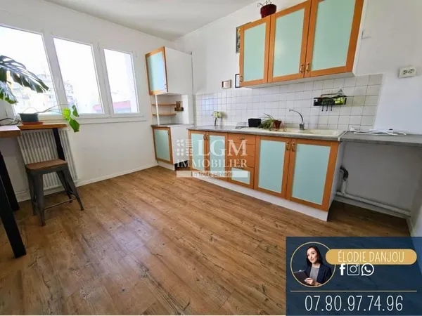 Appartement lumineux, deux chambres et balcon - Blois