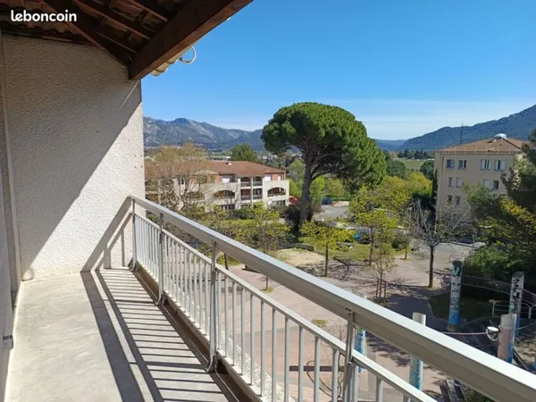 Appartement T3 - 62 m² 3ème étage
