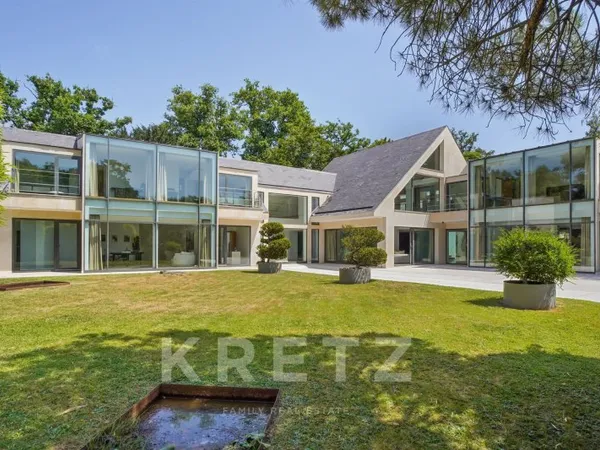 Maison 10 pièces 800 m²