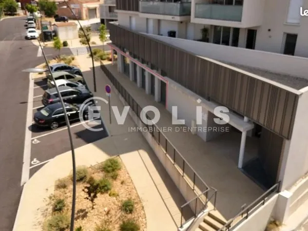 Local commercial 260 m²