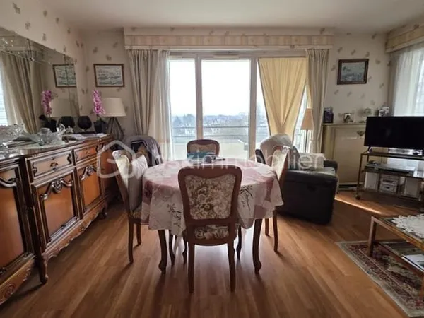Appartement lumineux au coeur de la ville avec parking privé