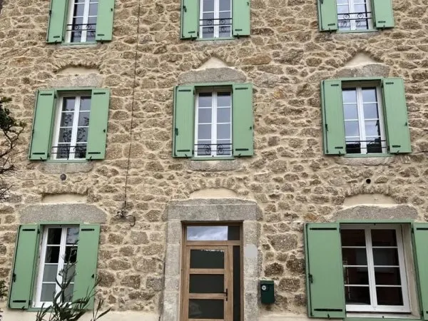 A vendre magnifique maison de village en pierre | 200 m² | 3 niv
