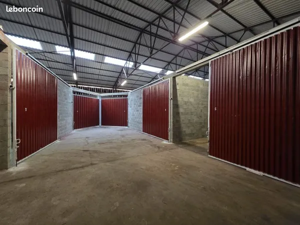 Local de stockage / activité 70 à 90m²