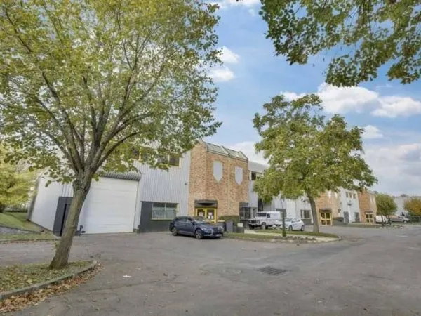 Local d'activité 591 m²
