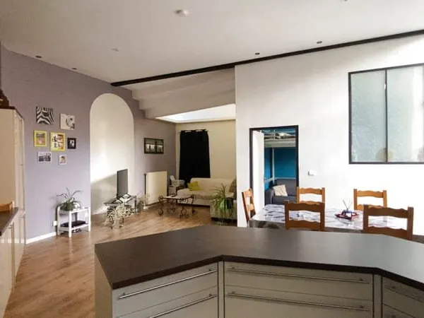 APPARTEMENT avec terrasse