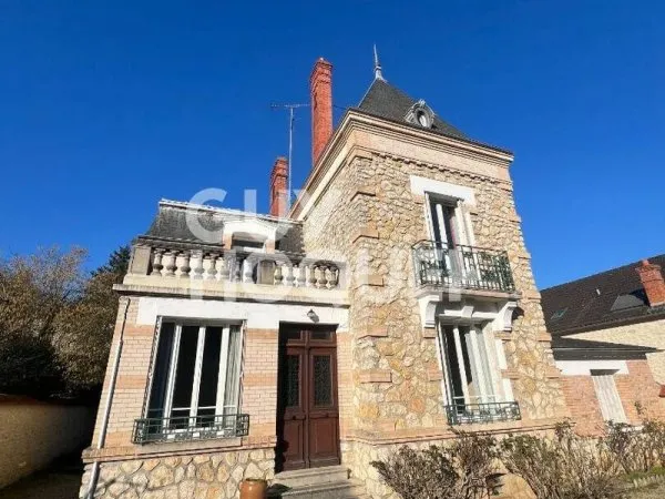 Maison 10 pièces 215 m²