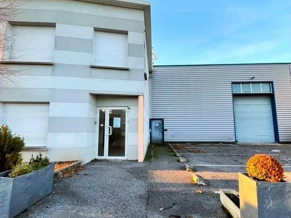 Local d'activité avec locataire en place - opportunité d'investissement - chambly (60)
