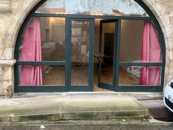 Local commercial / Bureau