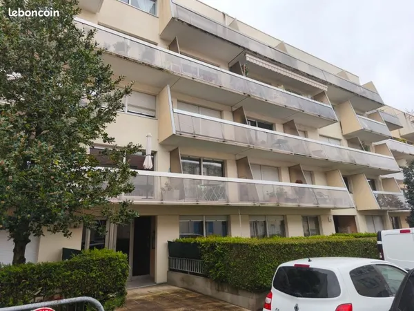 Bel F2 avec jardin vichy centre