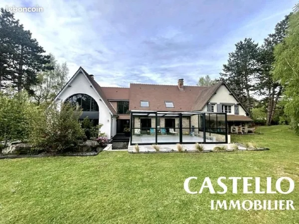 Maison 10 pièces 276 m²