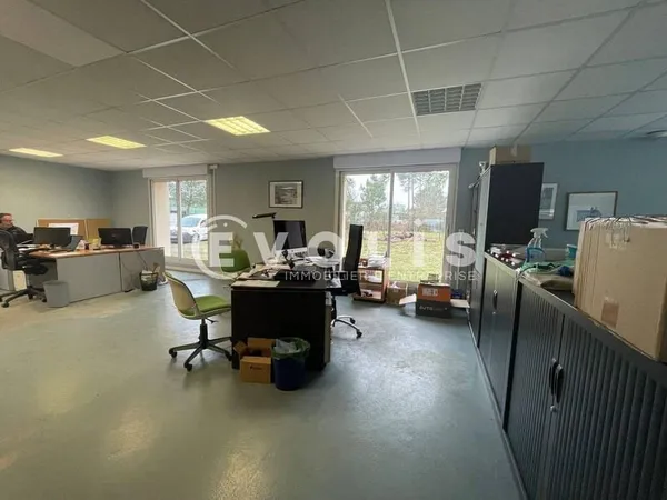 Bureau 190 m²