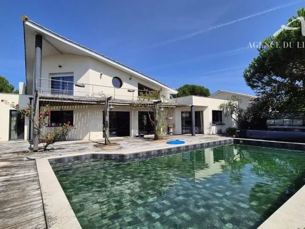 Villa 5 pièces 270 m²