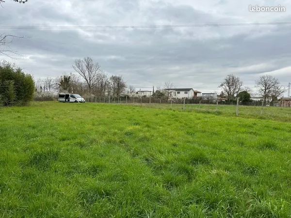 Terrain à bâtir de 1800m2