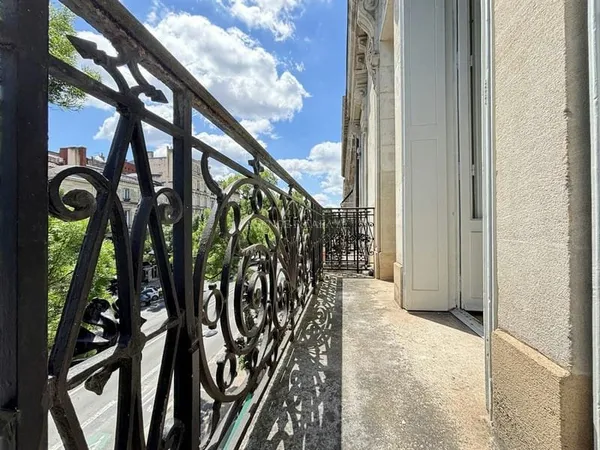 APPARTEMENT BORDEAUX DE CHARME - BALCONS - 3 CHAMBRES