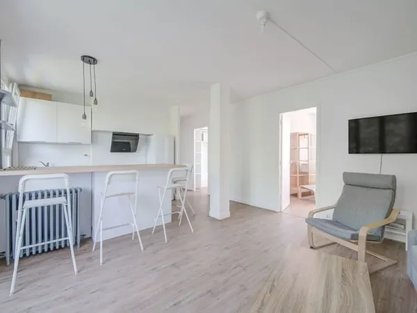Chambre Disponible en Colocation avec Terrasse - Quartier vivant et recherché