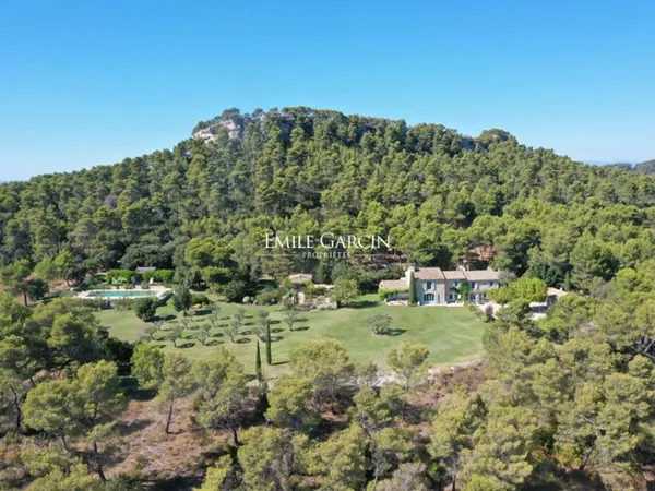 Superbe propriété à louer, Eygalieres, entre Eygalieres et Orgon