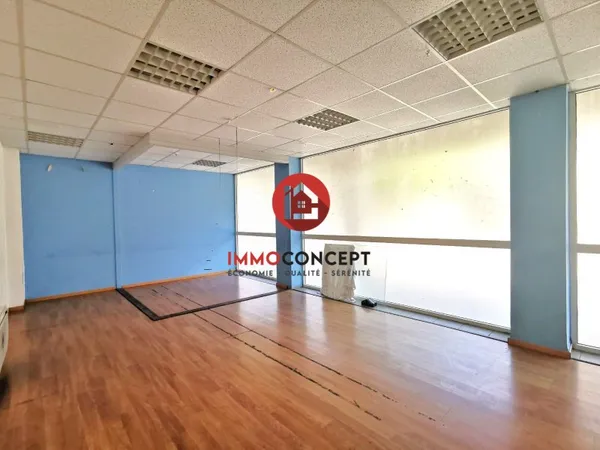 Local commercial 138m² - Bureaux