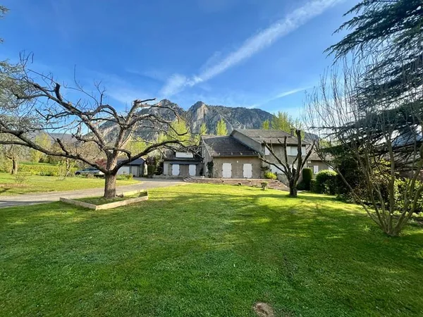 Propriété d'agrément Tarascon Sur Ariege 310 m2