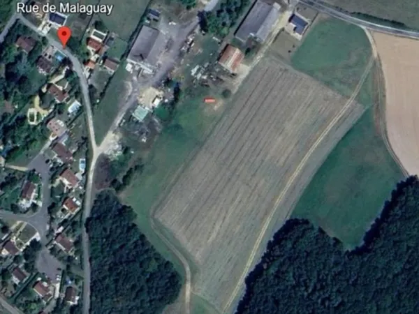 Terrain 985 m²