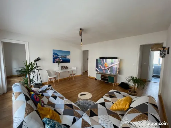 Appartement meublé T2 60M2 + Cave et Grenier