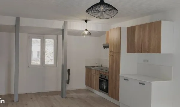 Libre Apt F2 Vieille Ville cuisine équipée