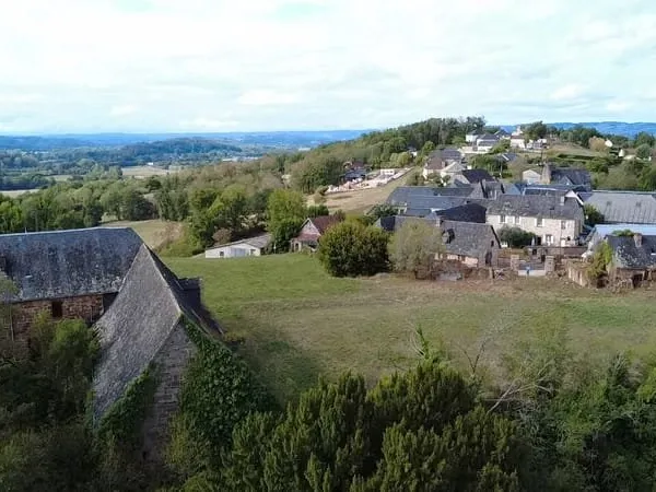 Charmante et grande propriété en pierre à rénovée avec terrain constructible