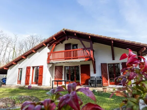 Maison 146 m² 4 chambres dont 2 en rez-de-chaussée Bureau indépendant