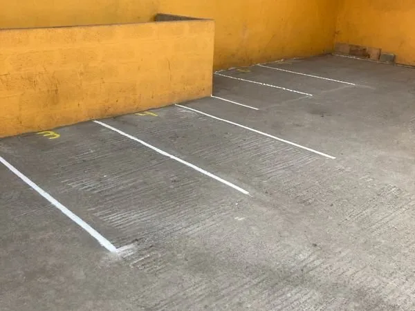 Parking couvert moto