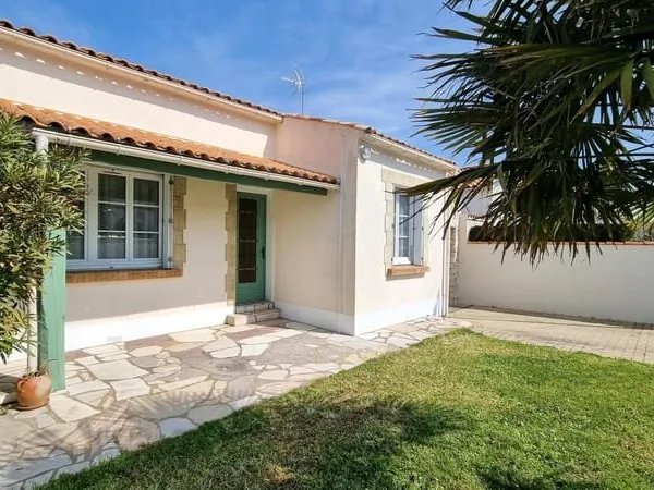 Maison coup de coeur - Plain pied 3 chambres, jardin, garage et dépendances