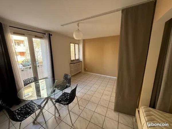 Dijon - Quartier Place Wilson Appartement T1 bis meublé - 33 m² - Lumineux - Rez-de-chaussée surélev