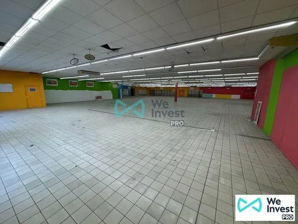 Local commercial 1483 m²