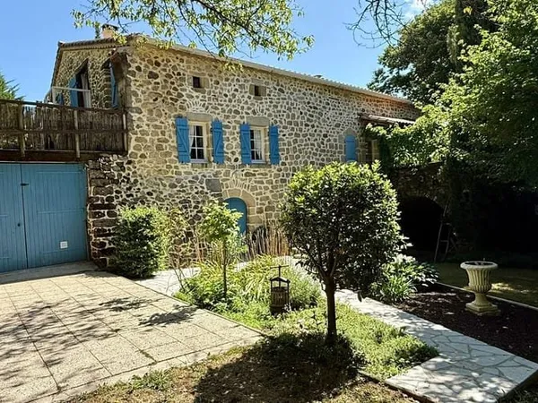Maison 6 pièces 264 m²