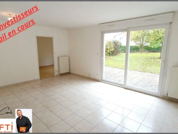 Pavillon loué avec bail en cours pour investissement locatif 4 chambres 101 m2 sur un terrain clos d