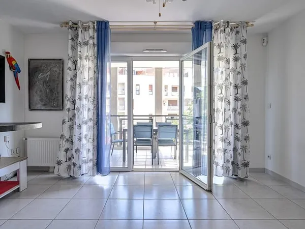 Appartement T2 de 43m2 avec une terrasse de 10m2 et 1 parking en sous-sol à Marseille