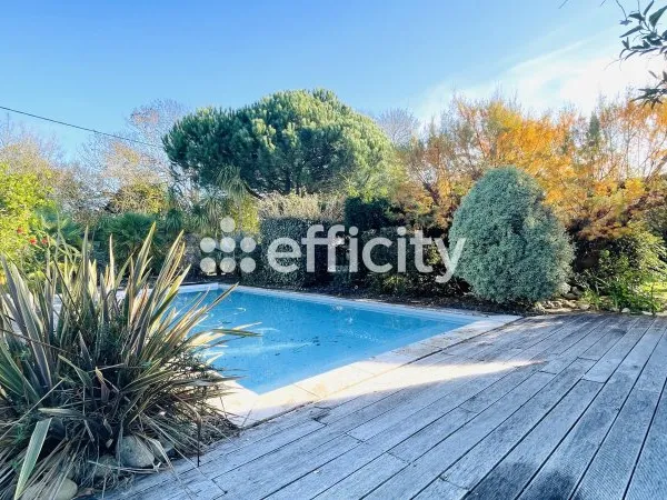 Maison 8 pièces 200 m²