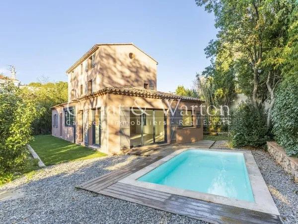 Villa 6 pièces 174 m²