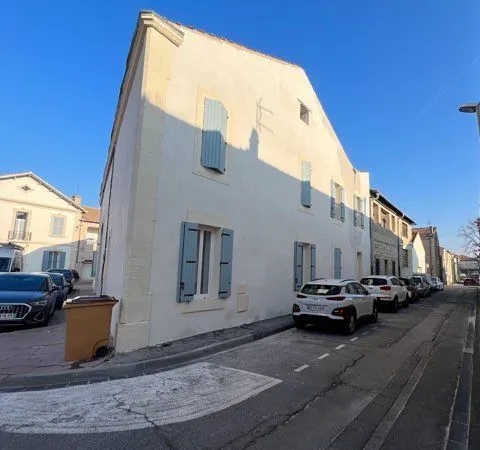 Maison de ville entièrement rénovée - 90 m² - 2 chambres - aucun travaux