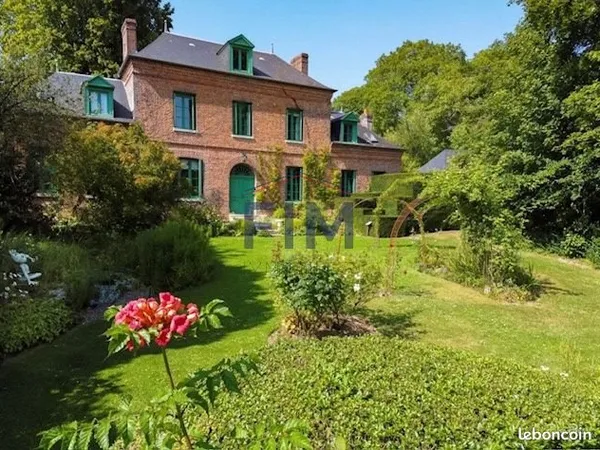 Propriété 8 pièces 241 m²