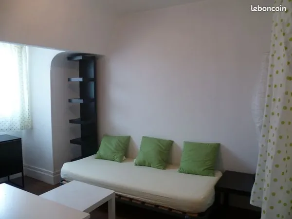 Studio 1 pièce 14 m²