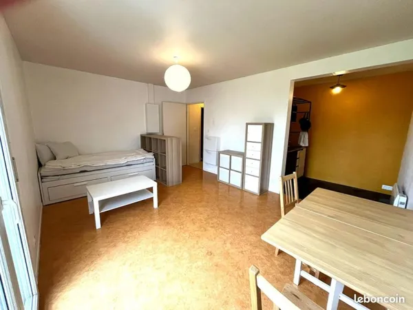 Studio meublé rénové 27 m² avec parking - Poitiers
