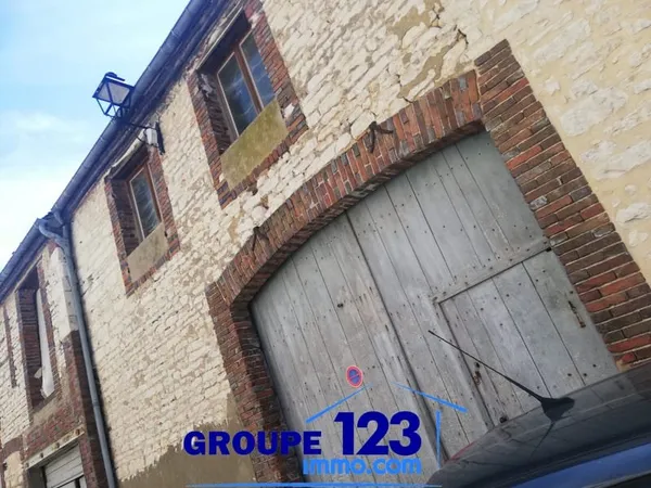 Grange garage de 106 m2 au sol, au coeur d'Aillant.