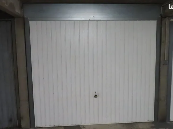 Garage saint priest 69800