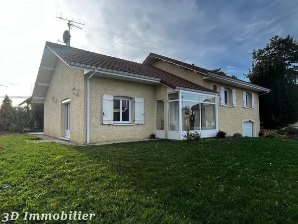 Secteur Douvaine (74140), à vendre très belle maison de 7 pièces et grand sous-sol sur un terrain d'
