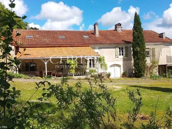 Maison 10 pièces 284 m²
