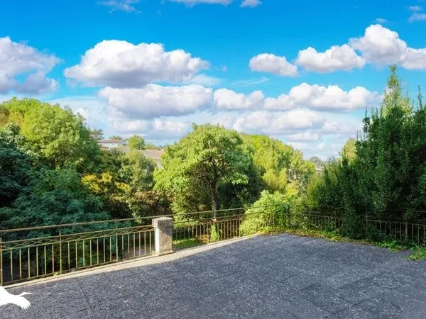 Maison 8 pièces 195 m²