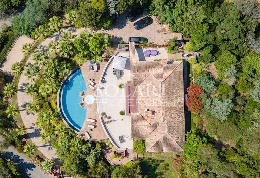 Villa 8 pièces 344 m²