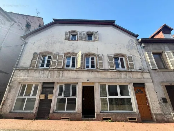 Immeuble de deux appartements