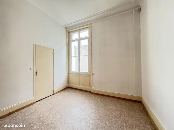 Studio 1 pièce 19 m²