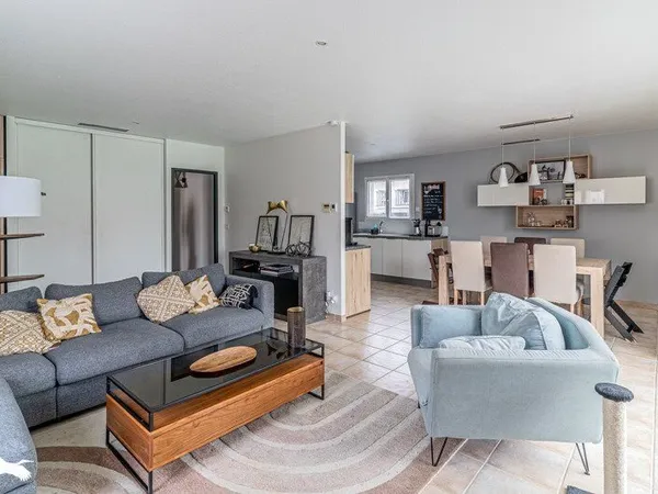 Contemporaine de 5 pièces principales